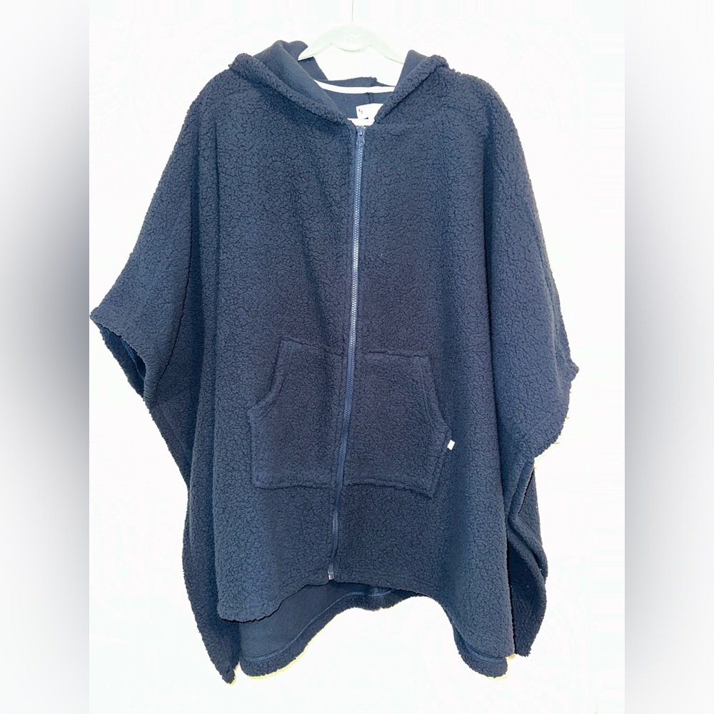 Koolaburra by UGG Plus Size Cozy Popcorn Zip Up Sherpa Hoodie Poncho.